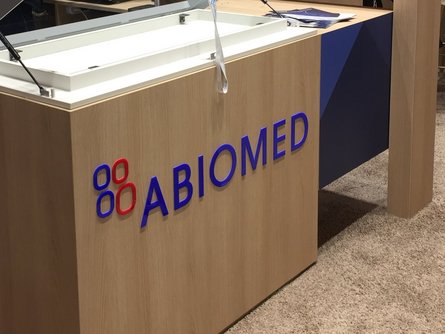 Abiomed acrylaat gevelletters